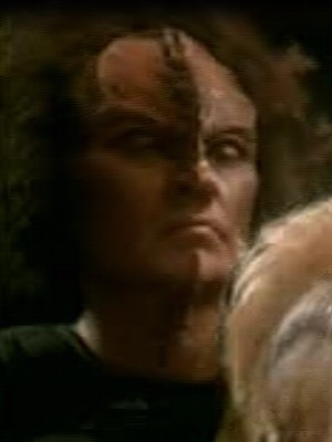 Kazon-Pommar führt Neelix ab 1.jpg