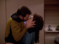 Kuss T. Riker und Troi.jpg