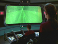 Janeway nimmt mit den Borg Kontakt auf.jpg
