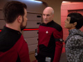 Riker bemerkt Picards Autauchen auf der Brücke.jpg